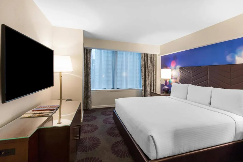 King guest room at Magnificent Mile